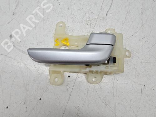 Używane Klamka wewnętrzna drzwi przednich prawych KIA NIRO I (DE) 1.6 GDI Hybrid (141 hp) 30337722