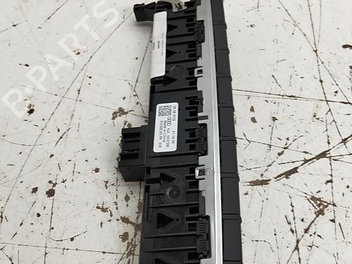 Warning switch AUDI A3 Sportback (8VA, 8VF) 40 e-tron | BP38420452I22 - Image 3