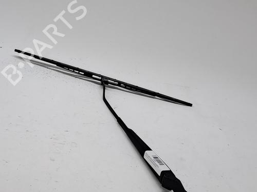 Used Front windshield wiper arm AUDI A3 (8L1) 1.6 (101 hp) 26233316