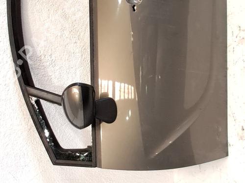 Used Left front door Left front door 37590274 37590274