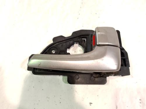 Used Front right interior door handle Front right interior door handle HYUNDAI ix35 (LM, EL, ELH) 1.7 CRDi (116 hp) 33765587 33765587