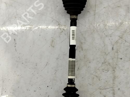 Drivksel foran venstre PEUGEOT 208 Hatchback Van (CR_) 1.2 VTI 82 / PureTech 82 (CRHMZ6, CRHMRP) (82 hp) 31991415