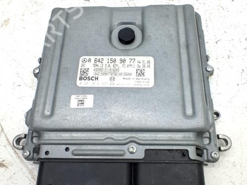 engine-control-unit-ecu-mercedes-benz-e-class-w211-2002-2003-2004-2005-2006-2007-2008-2009-39556886 main image