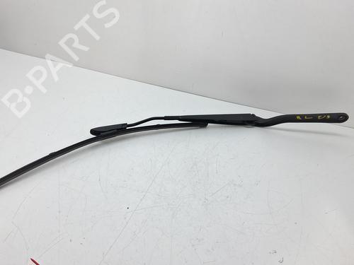 Used Front windshield wiper arm SMART FORTWO Coupe (453) electric drive / EQ (453.391) (56 hp) 28975301