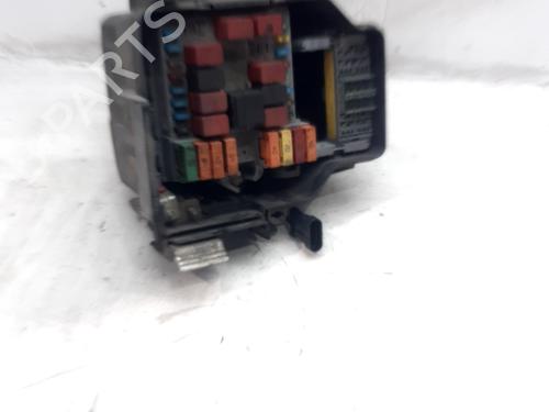 Used Fuse box Fuse box 37604630 37604630