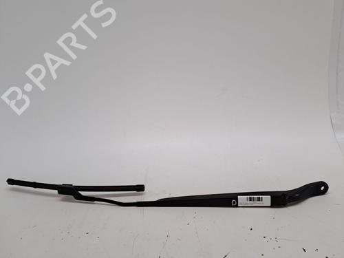 Used Front windshield wiper arm OPEL CORSA F (P2JO) 1.2 (68) (101 hp) 23283758