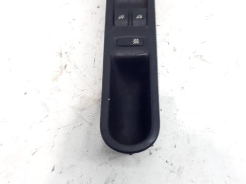 Used Left front window switch Left front window switch RENAULT ESPACE IV (JK0/1_) 2.2 dCi (JK0H) (150 hp) 32843720 32843720