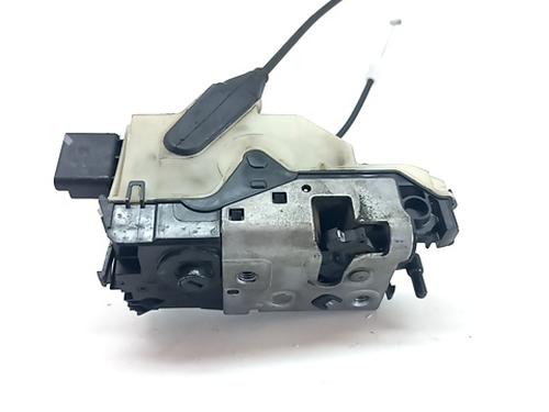 Højre fortil lås PEUGEOT 208 I (CA_, CC_) 1.0 VTi (68 hp) 30920065