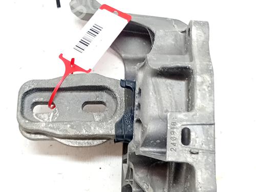 Used Support PEUGEOT 2008 II (UD_, US_, UY_, UJ_, UR_, UC_) 1.2 PureTech 100 (USHNK) (101 hp) 32285848