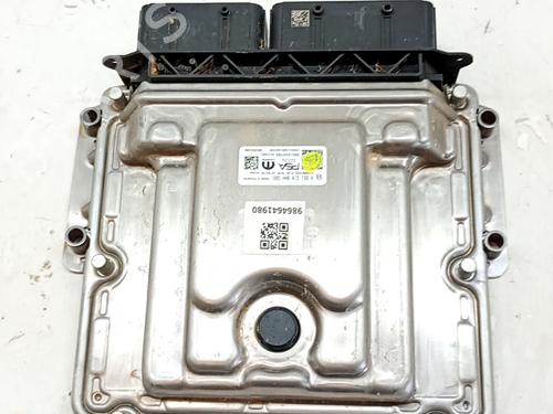 Used Engine control unit (ECU) OPEL CORSA F (P2JO) 1.2 Turbo Hybrid (68) (136 hp) 32042129