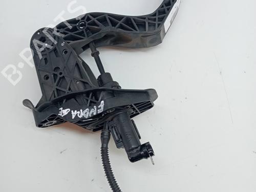 Used Clutch pedal SEAT IBIZA V (KJ1, KJG) 1.0 TSI (95 hp) 23339761