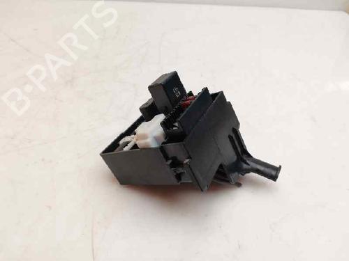Fuse box TOYOTA RAV 4 II (_A2_) 2.0 D 4WD (CLA20_, CLA21_, CLA20R, CLA21R) | BP23650042E1 