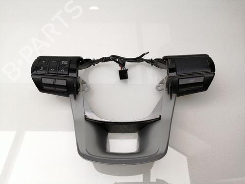 Steering wheel controls TOYOTA HILUX VIII Pickup (_N1_) 2.4 D 4WD (GUN125_, GUN125R) | BP26315848E15 