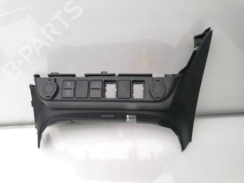 Used Switch TOYOTA HILUX VIII Pickup (_N1_) 2.4 D 4WD (GUN125_, GUN125R) (150 hp) 27461532
