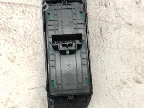 Left front window switch SKODA SCALA (NW1) 1.0 TSI | BP39554770I27 - Image 3