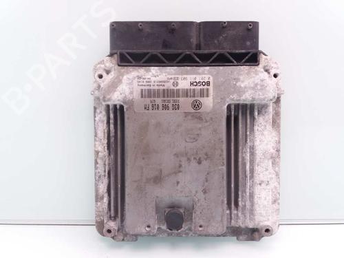 Calculateur moteur (ecu) VW GOLF V (1K1) 1.4 16V (75 hp) 23448973
