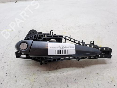 Used Front left exterior door handle BMW 1 (F20) 116 d (116 hp) 23359475