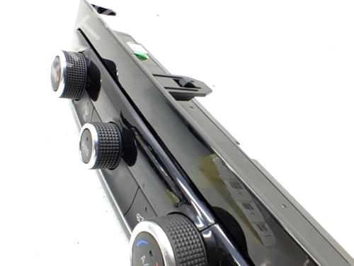 Used Climate control Climate control OPEL CORSA F (P2JO) 1.2 (68) (131 hp) 33764071 33764071