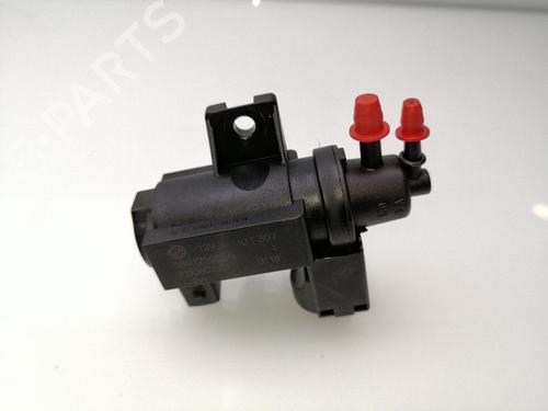 Sekundær luftpumpe IVECO DAILY VI Van 33S16, 35S16, 35C16, 40C16, 42S16, 50C16 (156 hp) 24188261