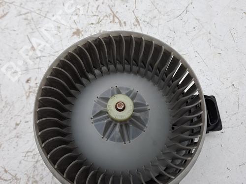 Moteur de chauffage TOYOTA YARIS (_P13_) 1.0 (KSP130_, KSP130) (69 hp) 23375421