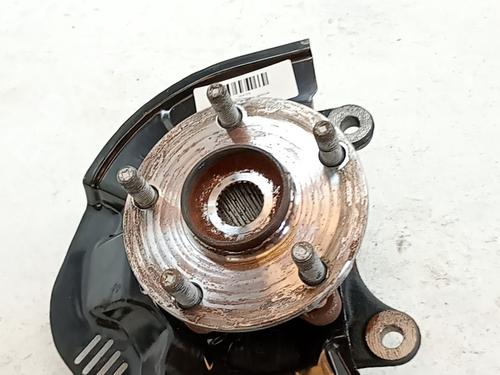 Used Right front steering knuckle Right front steering knuckle TOYOTA AURIS (_E15_) 1.4 D-4D (NDE150_, NDE150R) (90 hp) 39556845 39556845