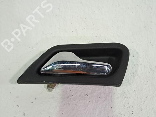 Venstre foran invendig håndtak MERCEDES-BENZ C-CLASS (W203) C 180 Kompressor (203.046) (143 hp) 23978222