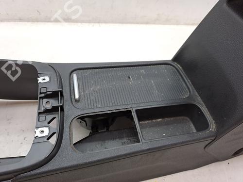 Armrest / Center console VW TIGUAN (5N_) 2.0 TFSI 4motion | BP23358541I20 
