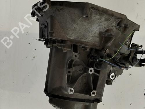 Used Gearbox Gearbox PEUGEOT 208 Hatchback Van (CR_) 1.2 VTI 82 / PureTech 82 (CRHMZ6, CRHMRP) (82 hp) 32467925 32467925