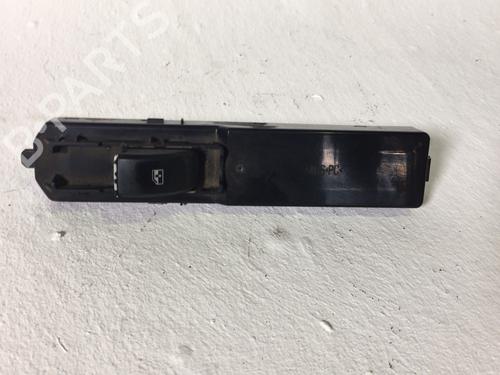 Used Right front window switch Right front window switch 38772188 38772188
