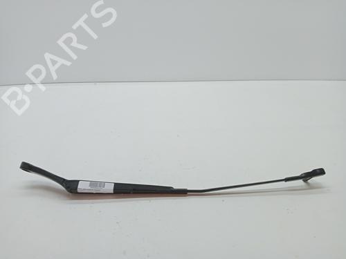 Used Front windshield wiper arm VW TOURAN (1T1, 1T2) 2.0 TDI (136 hp) 23346981