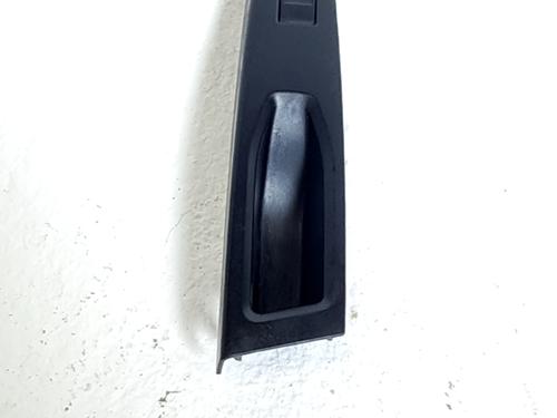 Used Right rear window switch TOYOTA YARIS (_P13_) 1.5 Hybrid (NHP130_, NHP130) (101 hp) 30898370