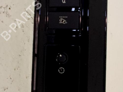 switch-jaguar-xf-ii-x260-2015-33766139 main image