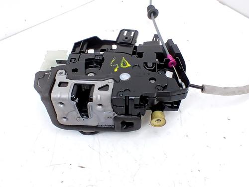 rear-left-lock-mercedes-benz-b-class-sports-tourer-w247-2018-33765892 main image
