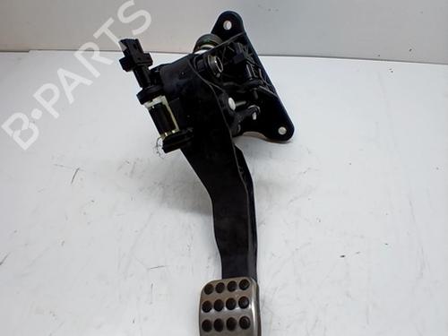 Used Clutch pedal MERCEDES-BENZ CLA Shooting Brake (X117) CLA 180 (117.942) (122 hp) 30846473