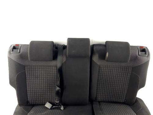 Sæde bagtil (3. række) Sæde bagtil (3. række) VW POLO V (6R1, 6C1) 1.4 TDI (90 hp) 34716351 34716351