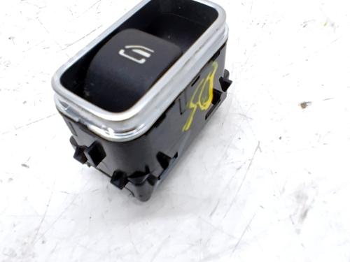 Comutador vidro trás esquerdo Comutador vidro trás esquerdo MERCEDES-BENZ B-CLASS Sports Tourer (W247) B 200 d (247.012) (150 hp) 33765912 33765912