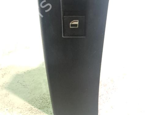 Interrupteur de vitre avant droite BMW X5 (E53) 3.0 d (218 hp) 32106962