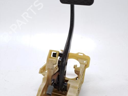 Used Break pedal BMW 5 (E60) 520 d (177 hp) 23370005
