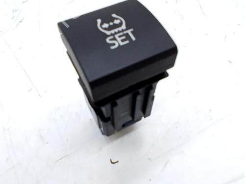 switch-toyota-corolla-estate-_e21_-2019-33766440 main image