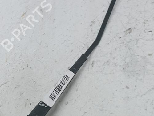 front-windshield-wiper-arm-renault-kangoo-kc01_-1997-40547473 main image