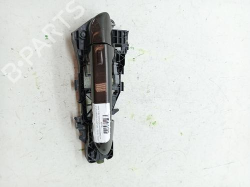 Używane Klamka zewnętrzna drzwi przednich prawych VW PASSAT B7 Variant (365) 2.0 TDI (140 hp) 23353318