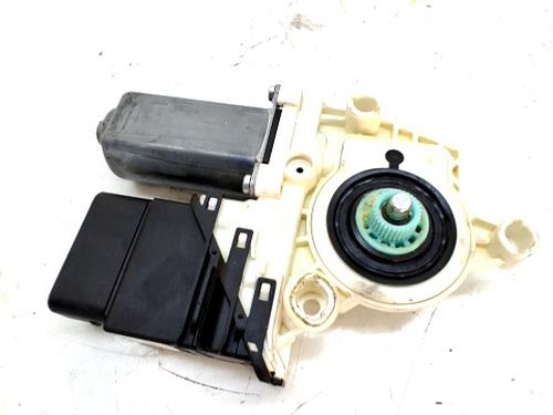 Vindusheismotor høyre bak SKODA OCTAVIA II (1Z3) 1.9 TDI (105 hp) 30050474