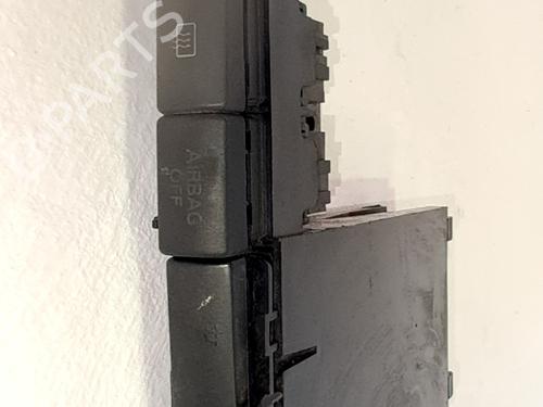 Used Warning switch Warning switch SEAT IBIZA III (6L1) 1.9 TDI (100 hp) 33773118 33773118