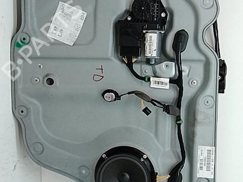 Rudehejsemekanisme Højre bagtil Rudehejsemekanisme Højre bagtil VW TOURAN (1T3) 1.4 TSI (140 hp) 33766388 33766388