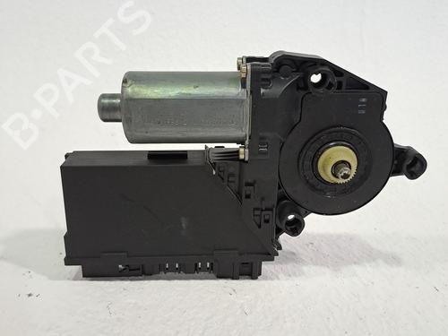 Used Left front window motor PORSCHE CAYENNE (9PA) Turbo 4.5 (450 hp) 23944140