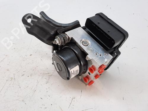 Used ABS pump TOYOTA YARIS (_P13_) 1.3 (NSP130_, NSP130) (99 hp) 24171981