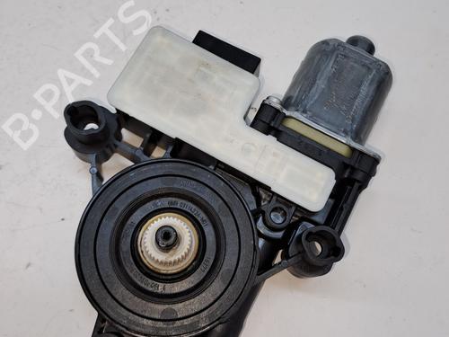 Rudehejsemotor bagstkærm højre SEAT LEON ST (5F8) 1.6 TDI | BP26951300E22 