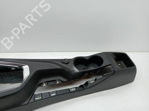 Armrest / Center console PEUGEOT 2008 II (UD_, US_, UY_, UJ_, UR_, UC_) 1.2 PureTech 100 (USHNK) | BP23346120I20 