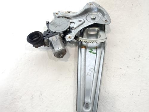 Used Right rear window motor TOYOTA YARIS (_P13_) 1.5 Hybrid (NHP130_, NHP130) (101 hp) 31153528