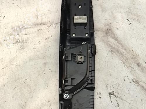 Left front window switch KIA SPORTAGE IV (QL, QLE) 1.6 CRDi | BP40549738I27 - Image 4